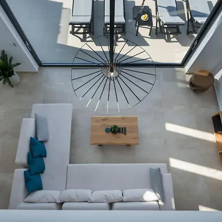 Luxury Apeiro In Villa